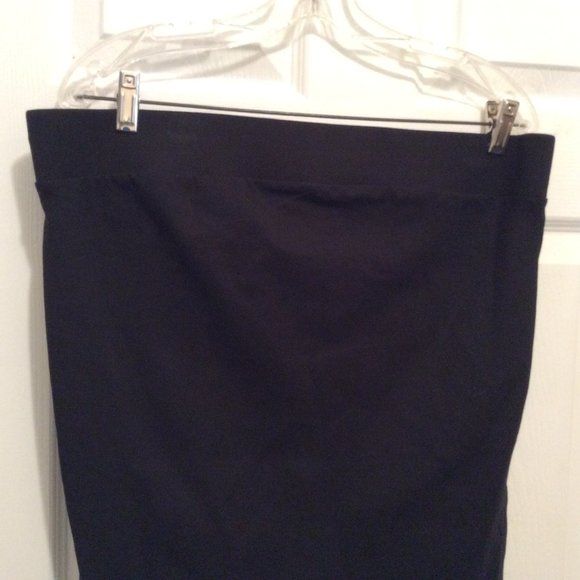 Torrid Skirt 2 Black Elastic Waist Pencil Stretch Laser Cut - Picture 6 of 8